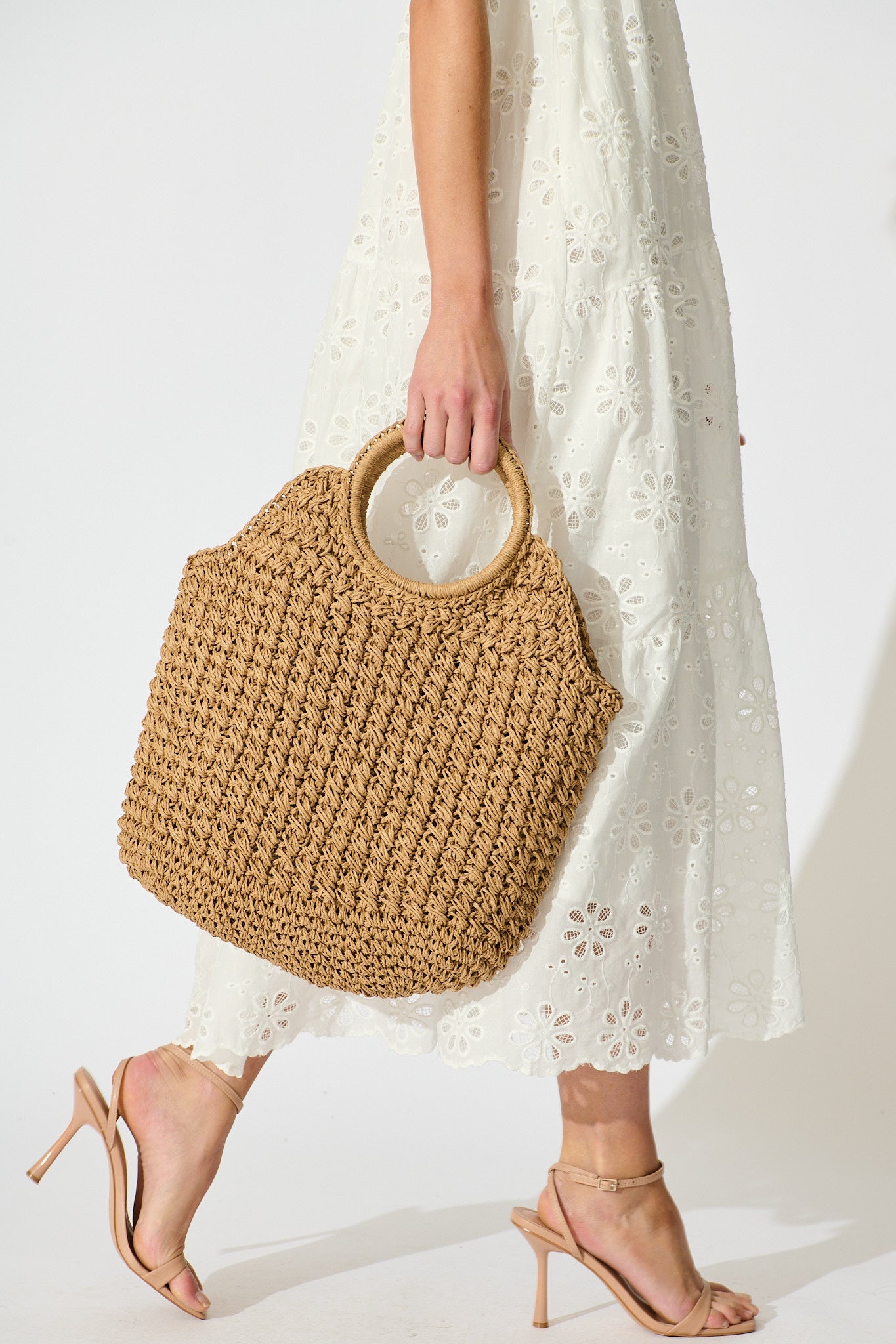 Anouk Circle Handle Tote Bag in Natural Raffia