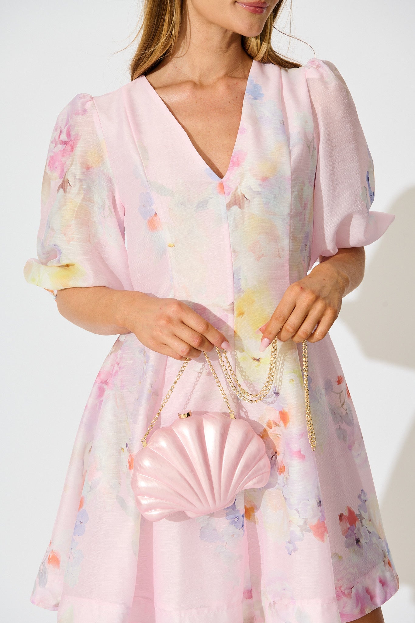 Colette Shell Clutch in Pearlescent Pink