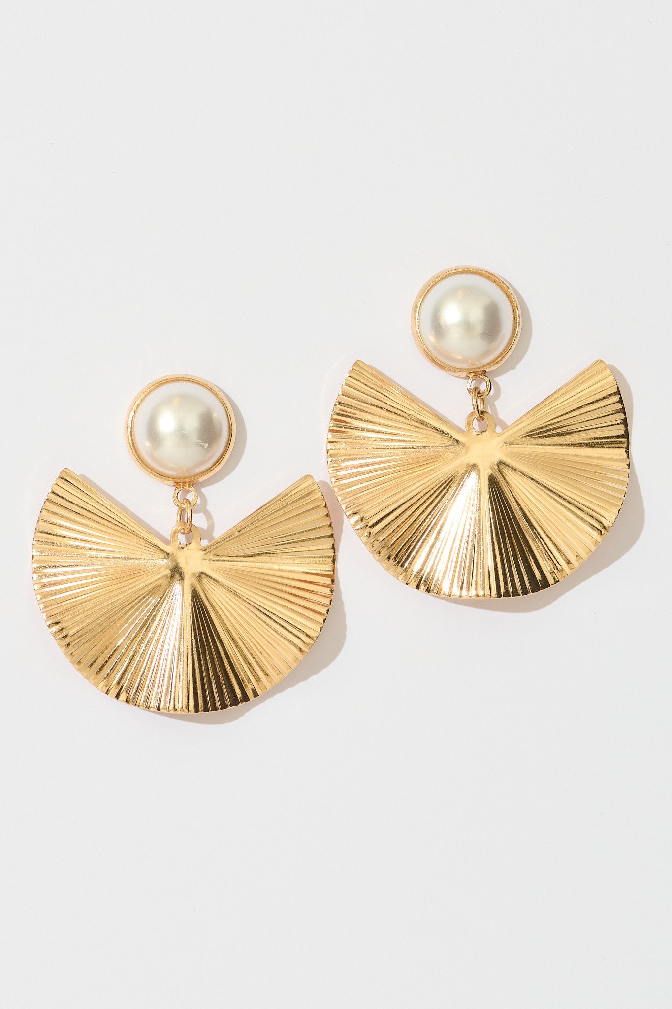 Daphne Drop Earrings in Gold with Pearl