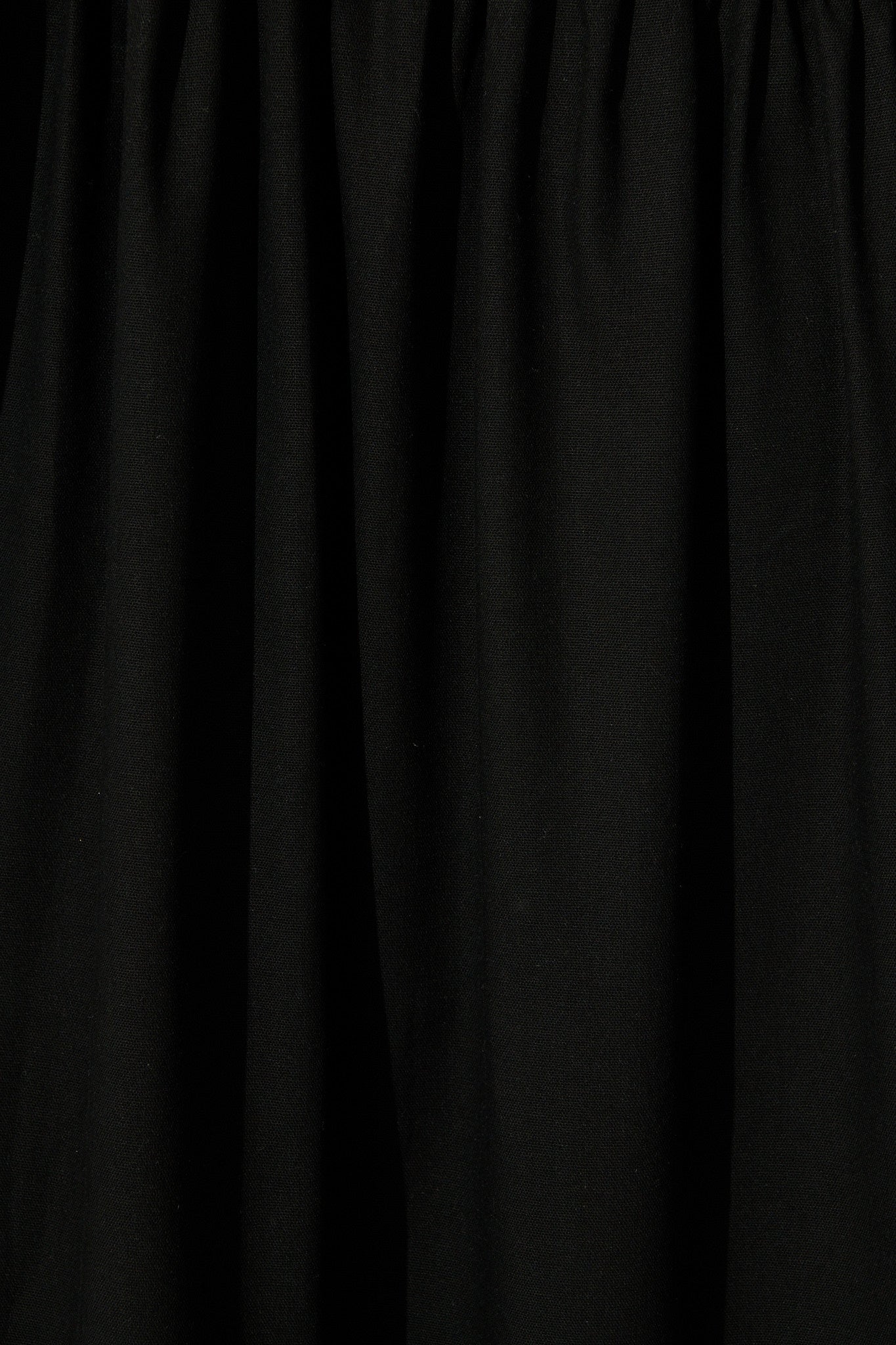 Isleen Maxi Dress in Black Linen Blend