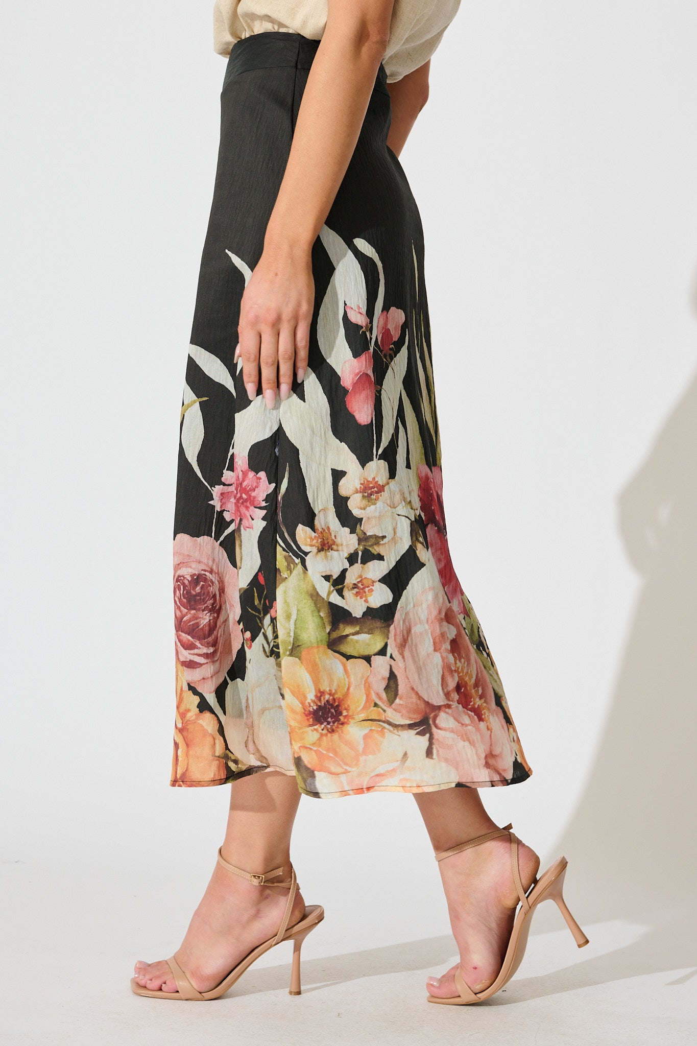 Faelina Maxi Skirt in Black with Floral Print Linen Blend