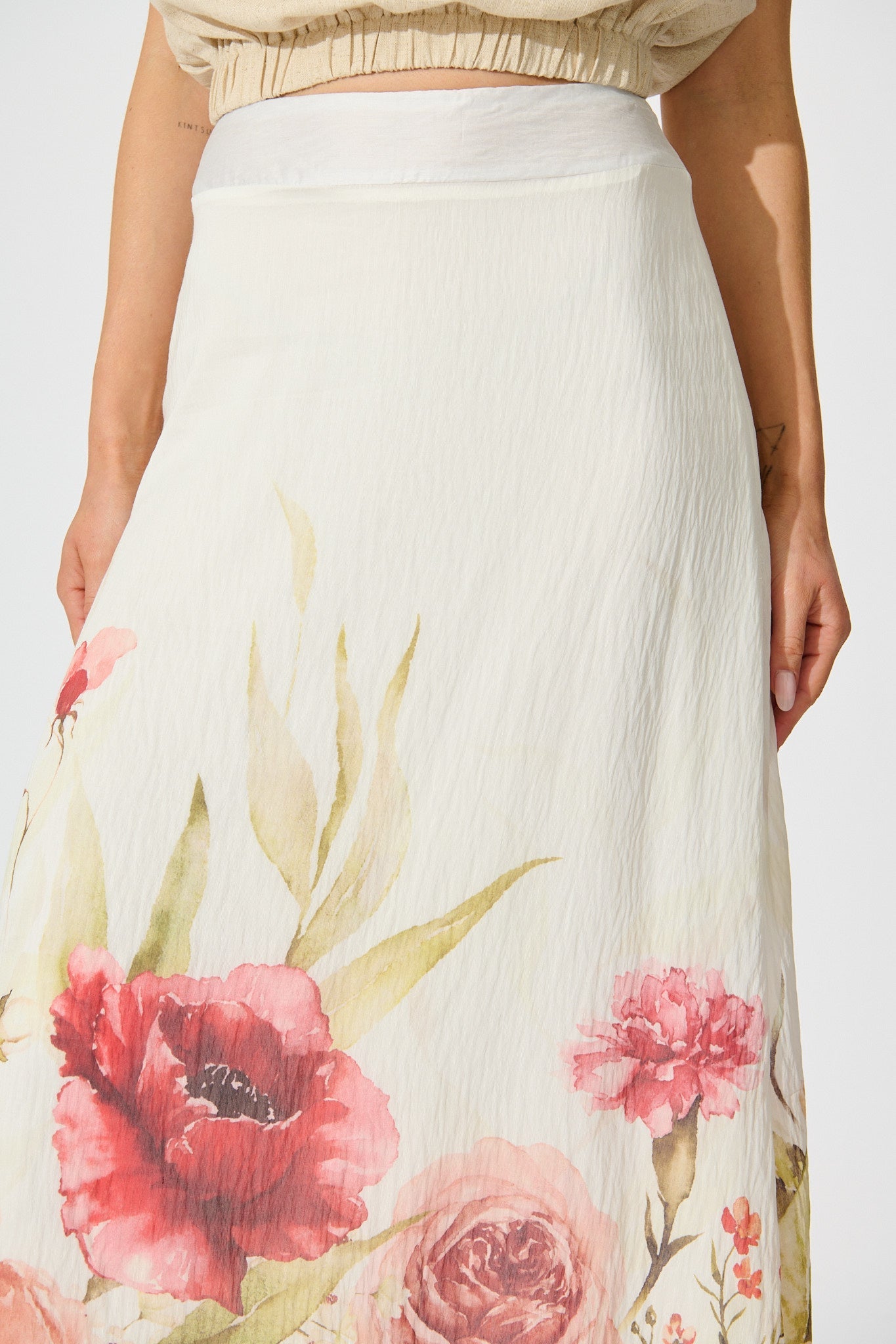 Faelina Maxi Skirt in White with Floral Print Linen Blend