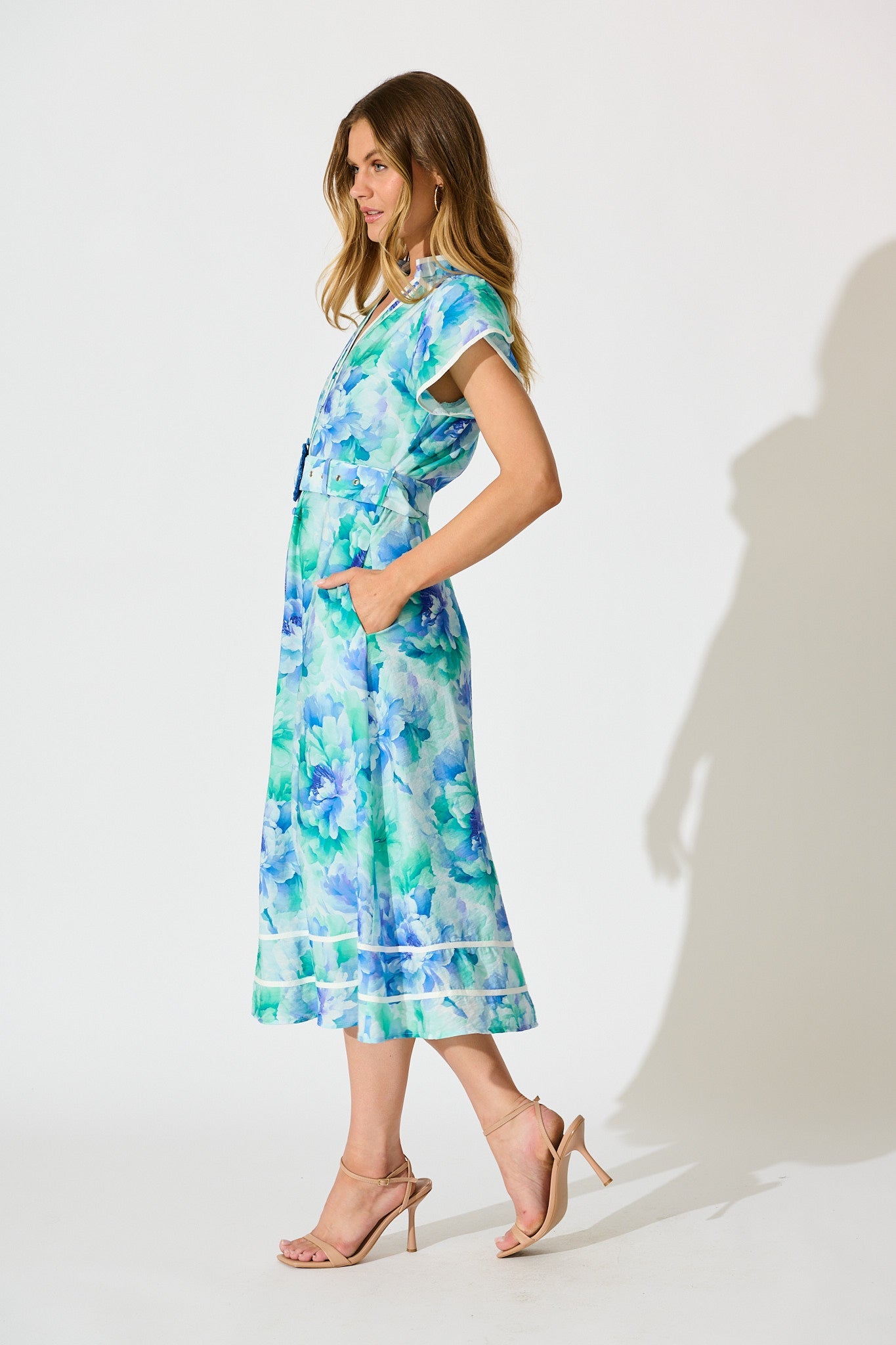 Jovanni Midi Dress in Blue Floral