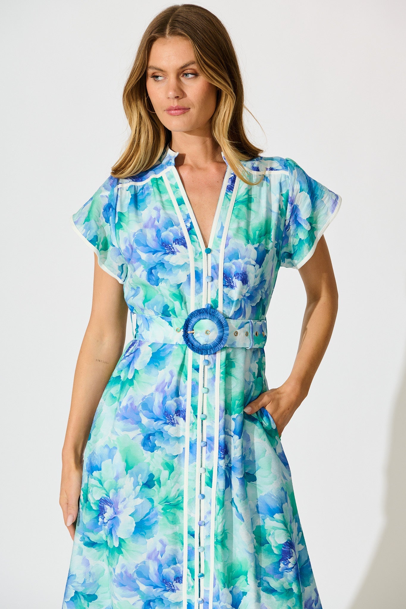 Jovanni Midi Dress in Blue Floral