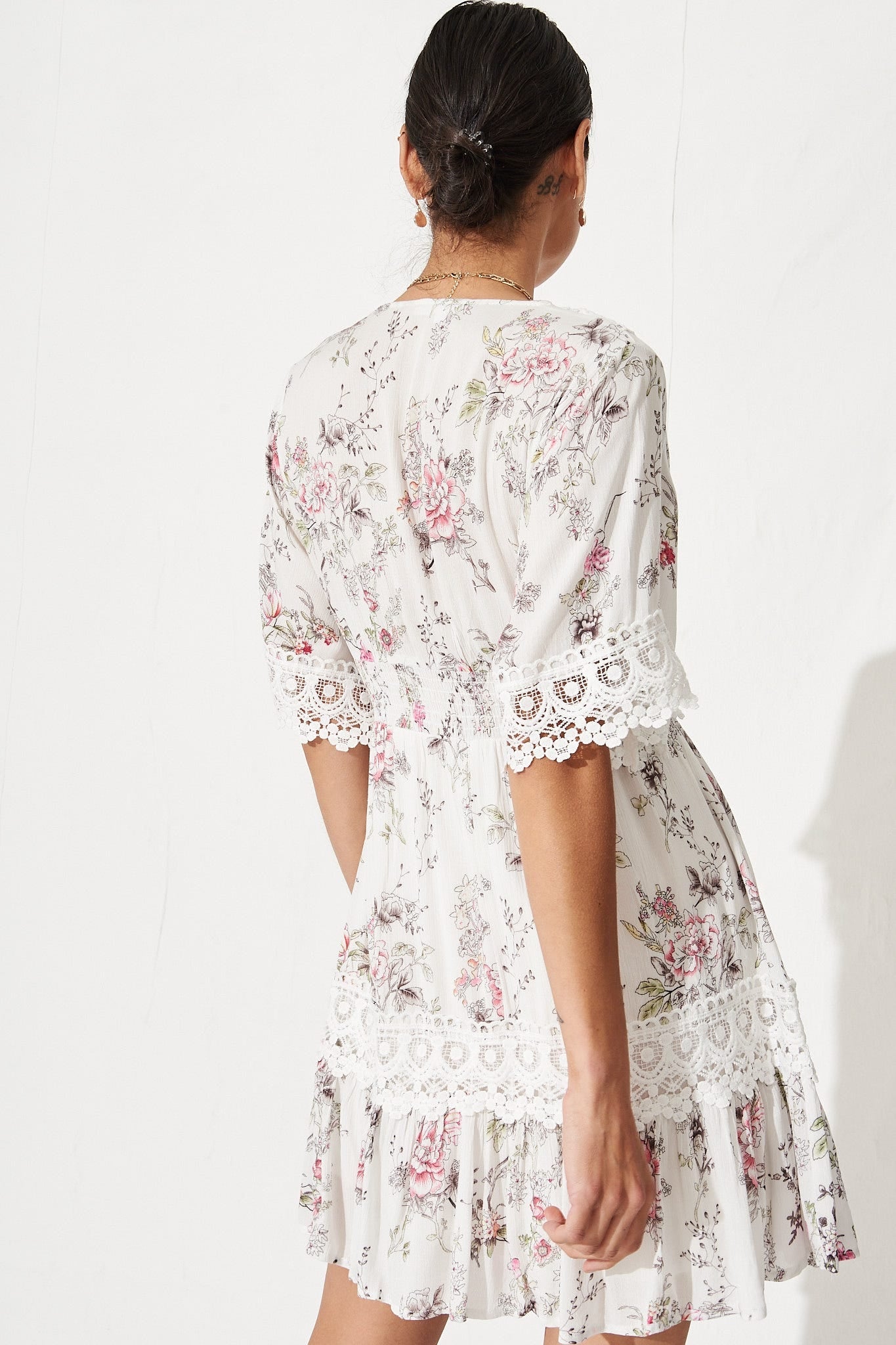 Macca Dress In White With Blush Floral