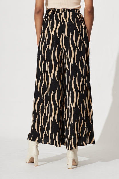 Page Pants In Black With Beige Print