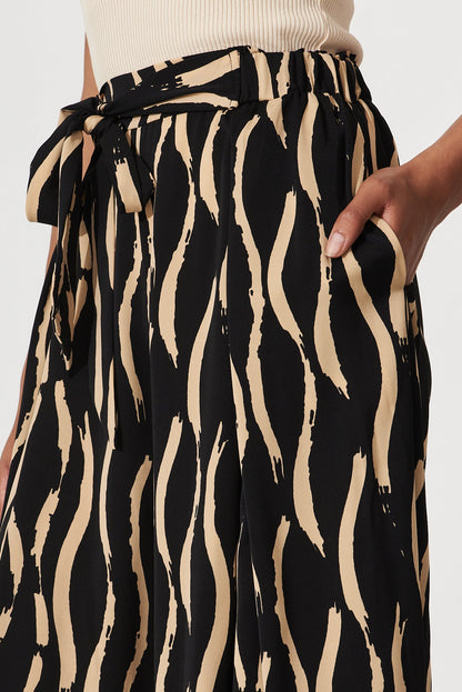 Page Pants In Black With Beige Print