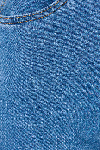 Hadleigh Short in Mid Blue Denim