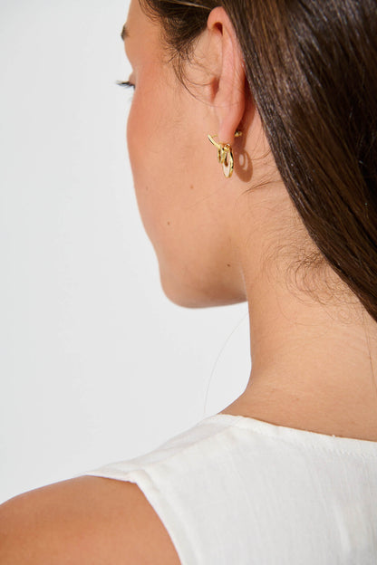 Jovelle Drop Earrings in White Pearl