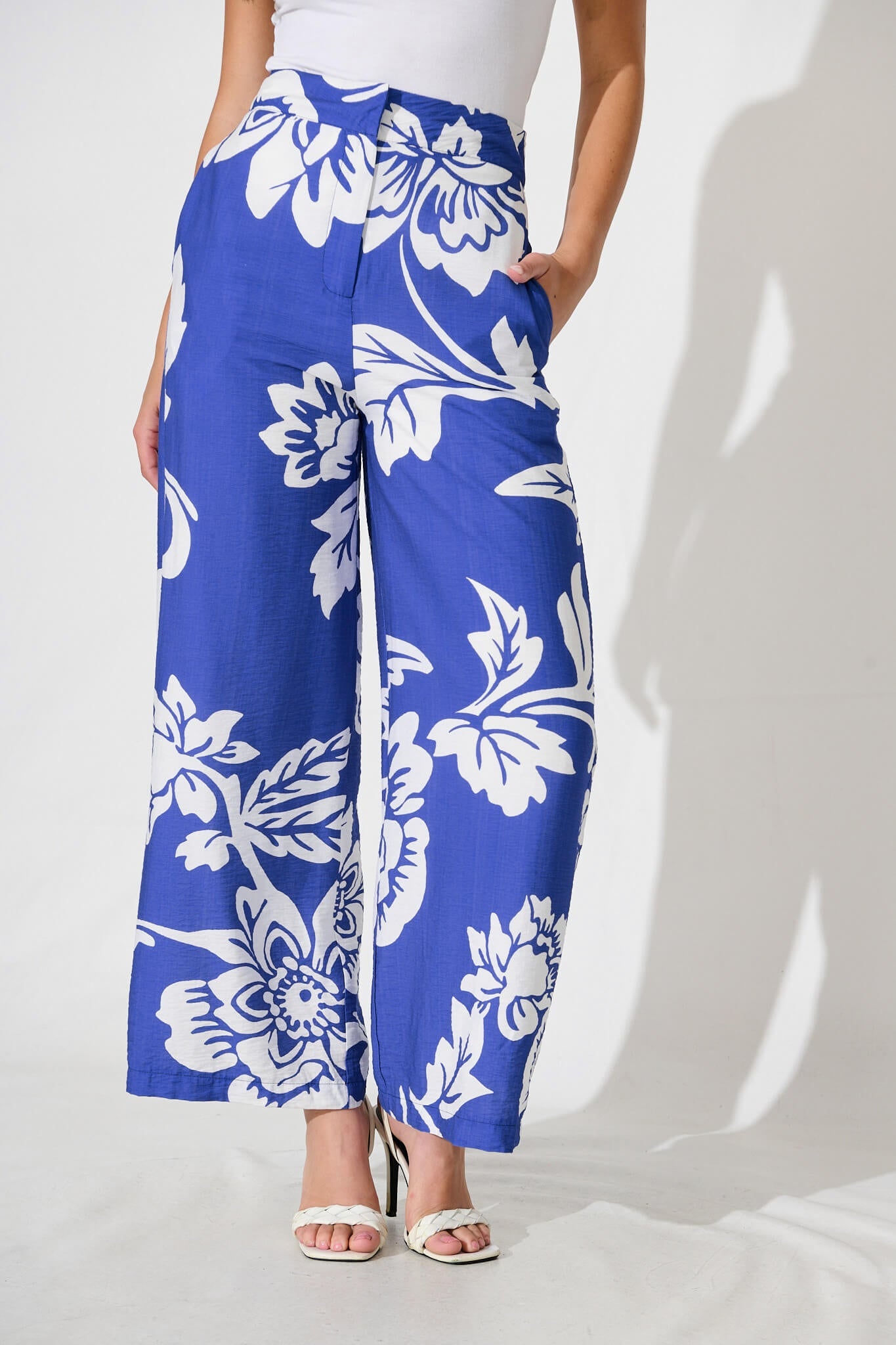 Aldridge Pant In Blue With White Floral