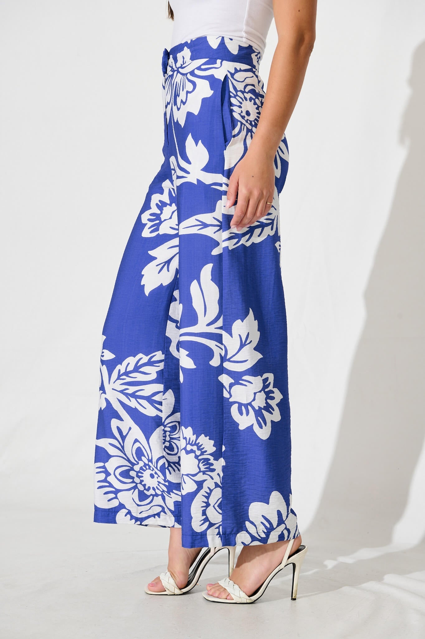 Aldridge Pant In Blue With White Floral