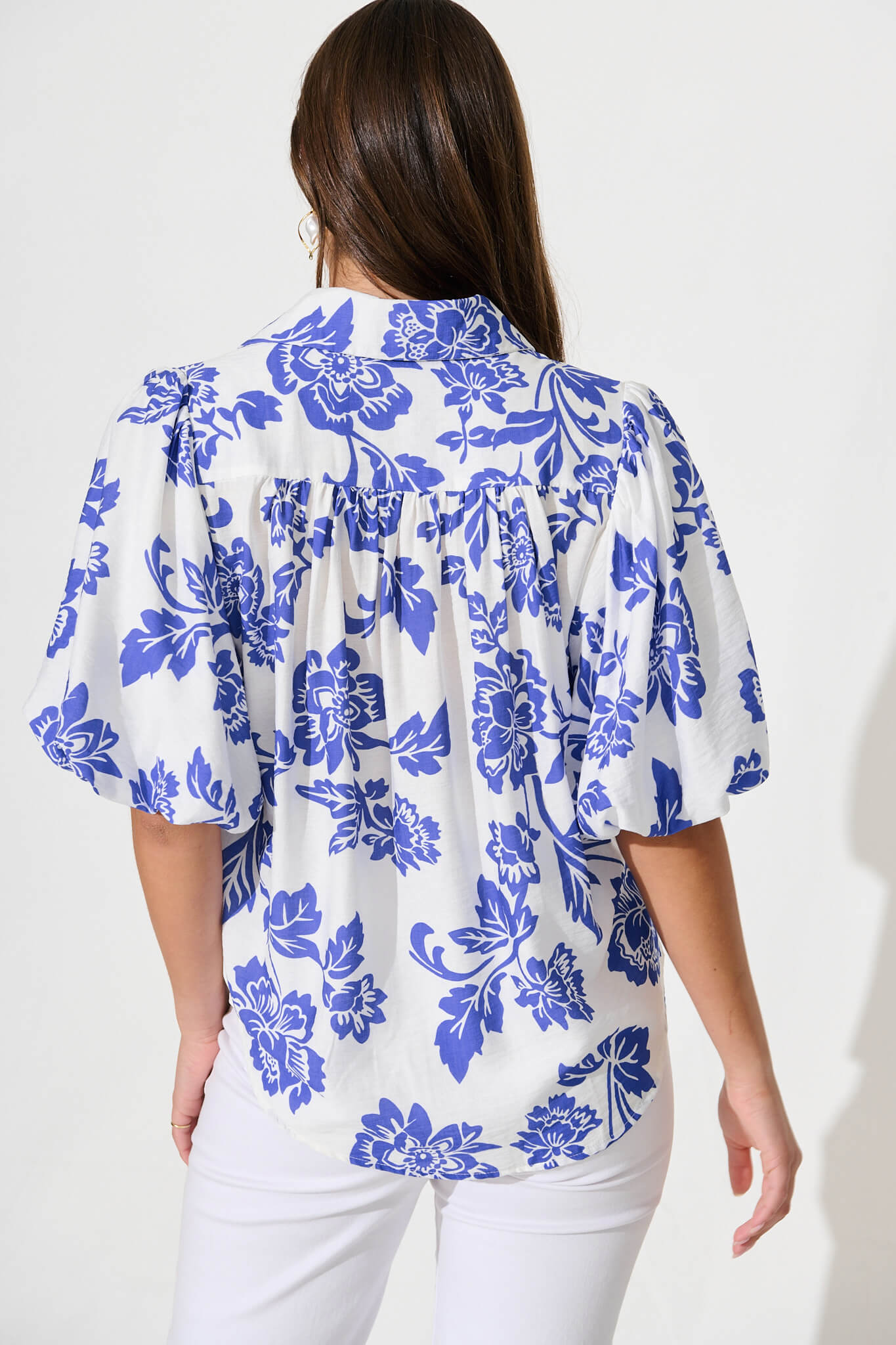 Orland Shirt In White With Blue Floral