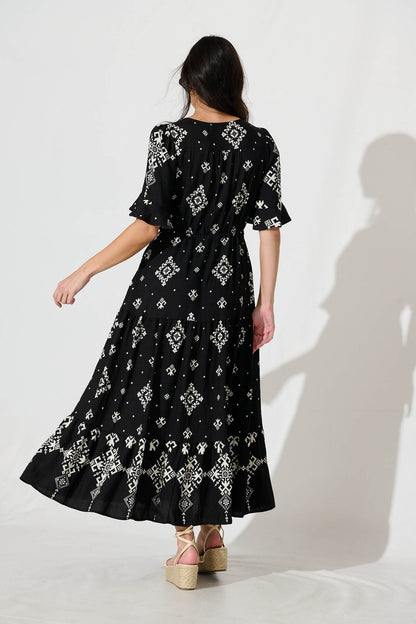 Valya Maxi Dress In Black with Cream Print Blend