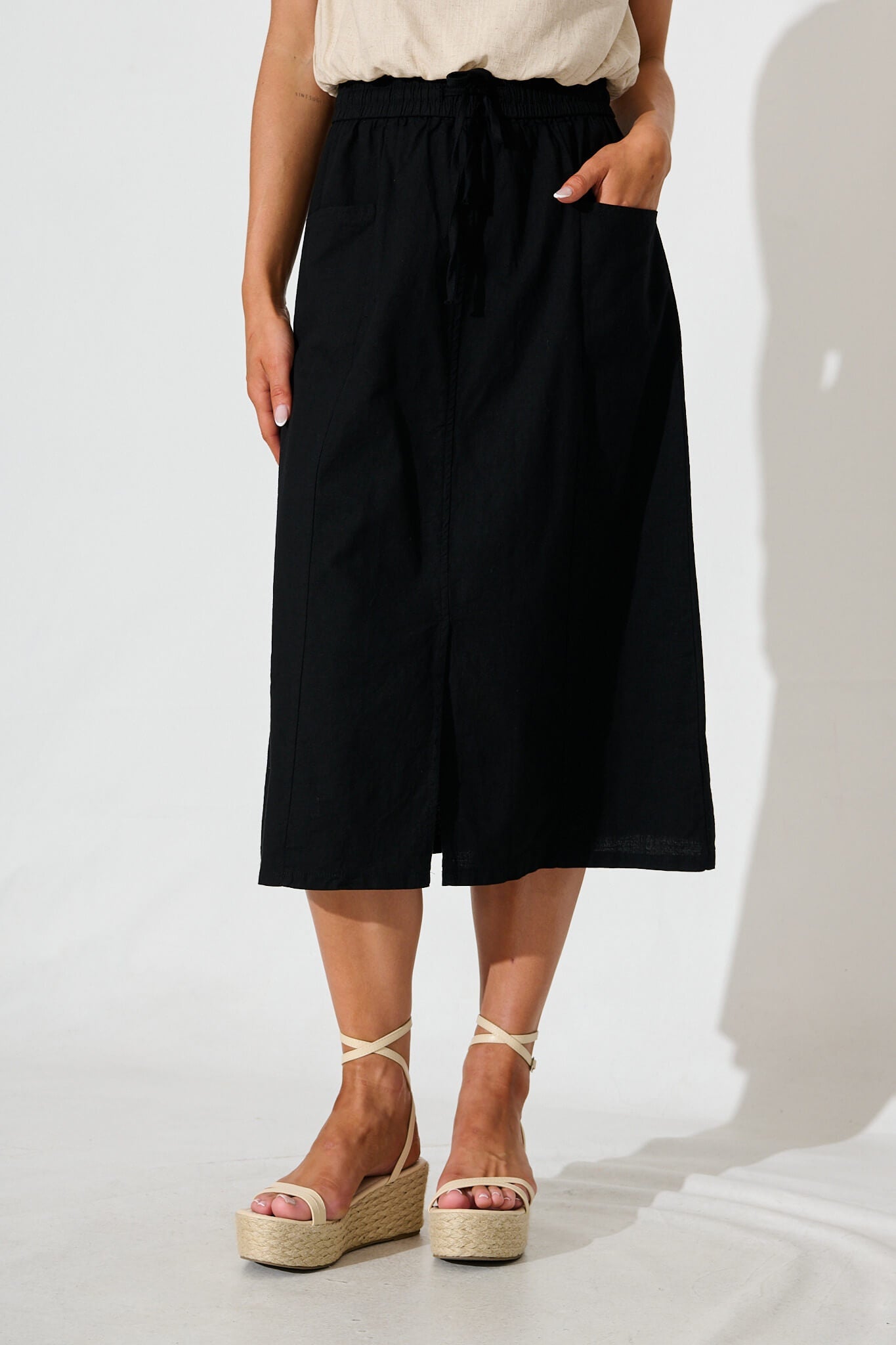 Edalene Midi Skirt in Black Cotton Blend