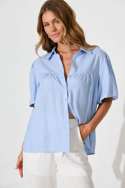 Sunniva Shirt in Light Blue Cotton Linen