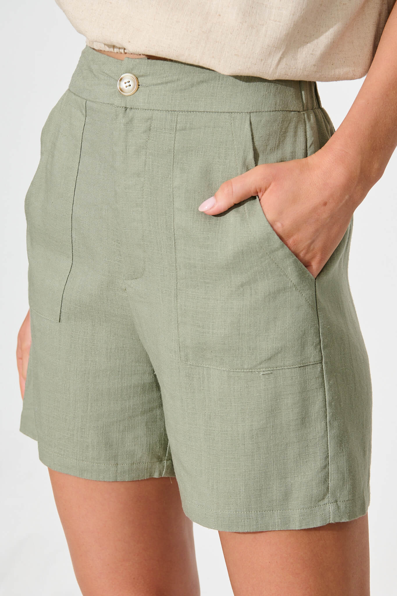 Alistair Shorts in Khaki Linen Blend
