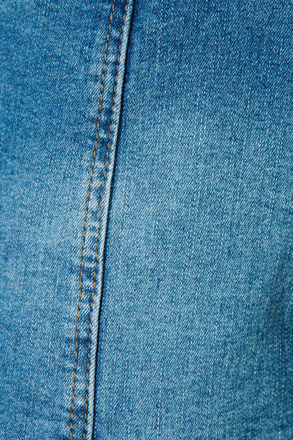 Suki Short In Mid Blue Denim