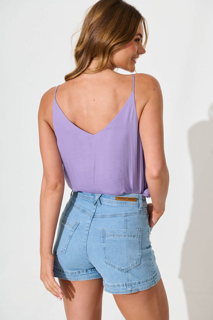 Suki Short In Light Blue Denim