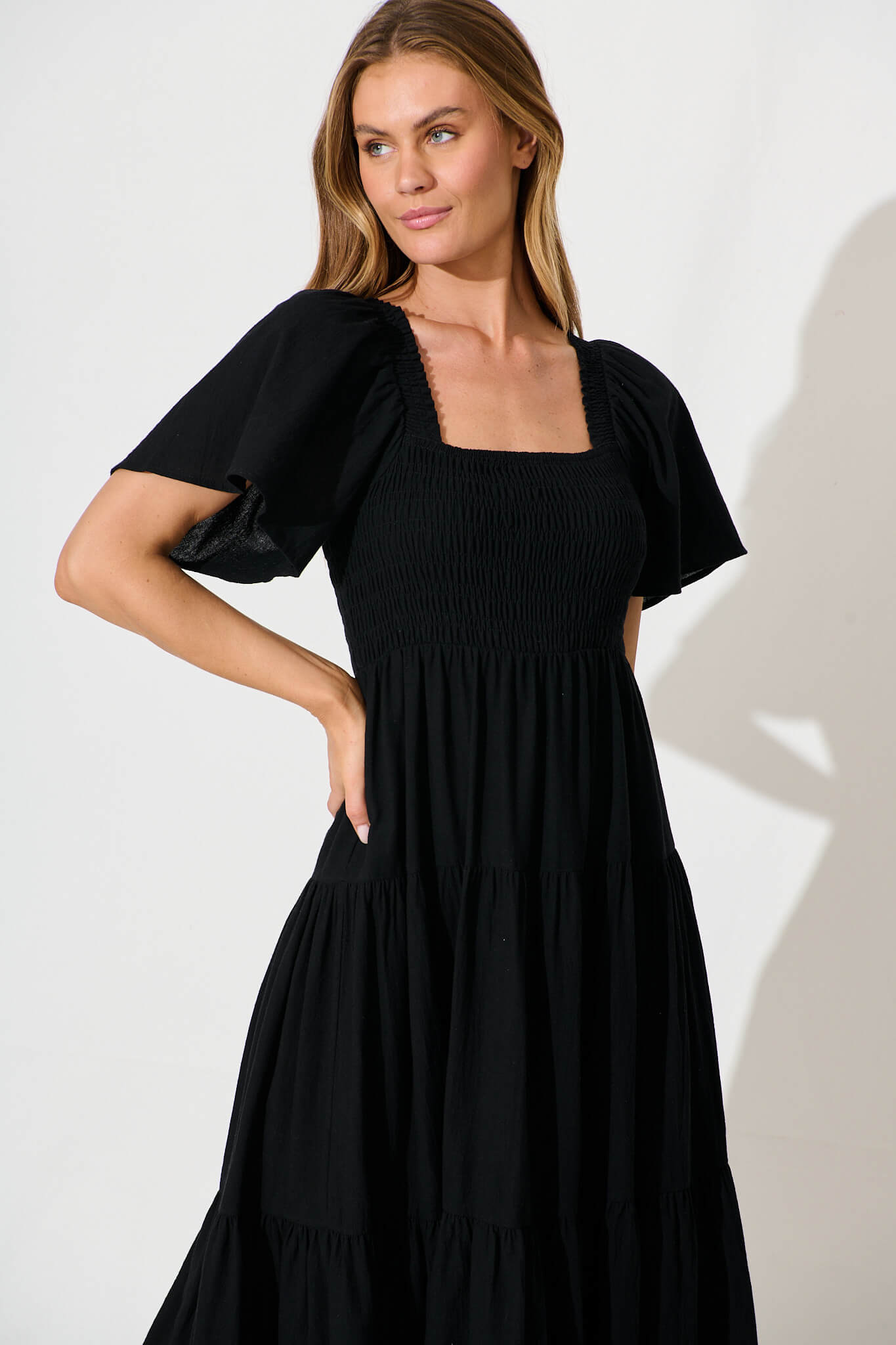 Akino Midi Dress in Black