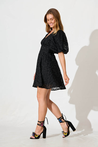 Leoni Dress In Black Organza