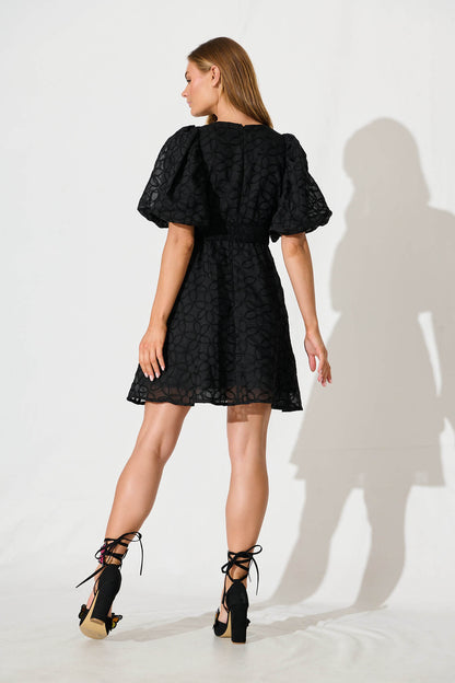 Leoni Dress In Black Organza