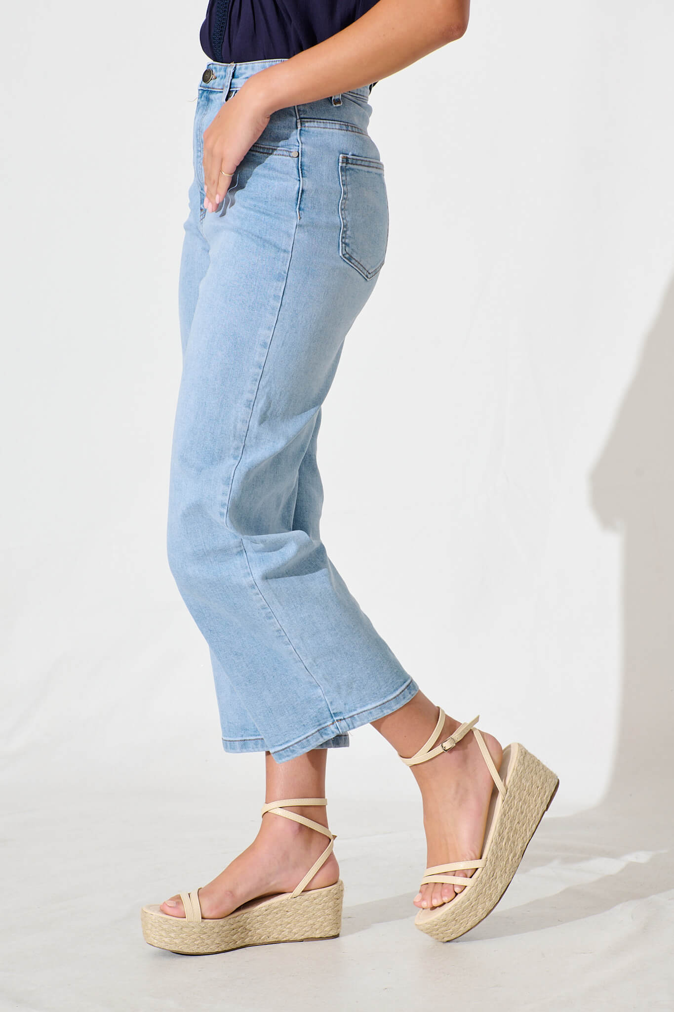 Aidy High Rise Relaxed Leg Crop Jean in Light Blue Denim