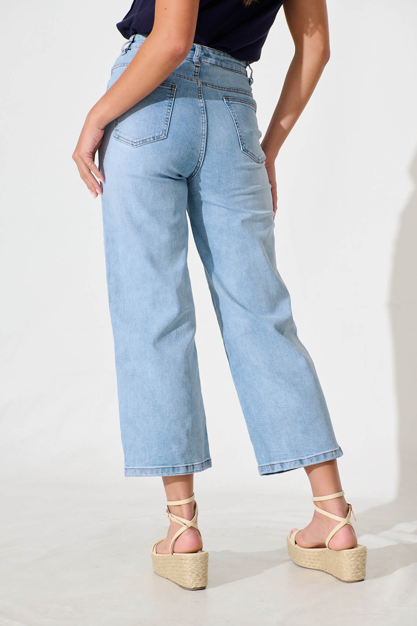 Aidy High Rise Relaxed Leg Crop Jean in Light Blue Denim