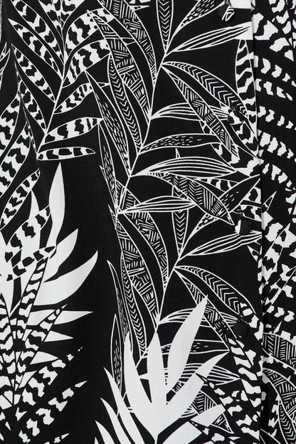 Tessy Top in Black with White Leaf