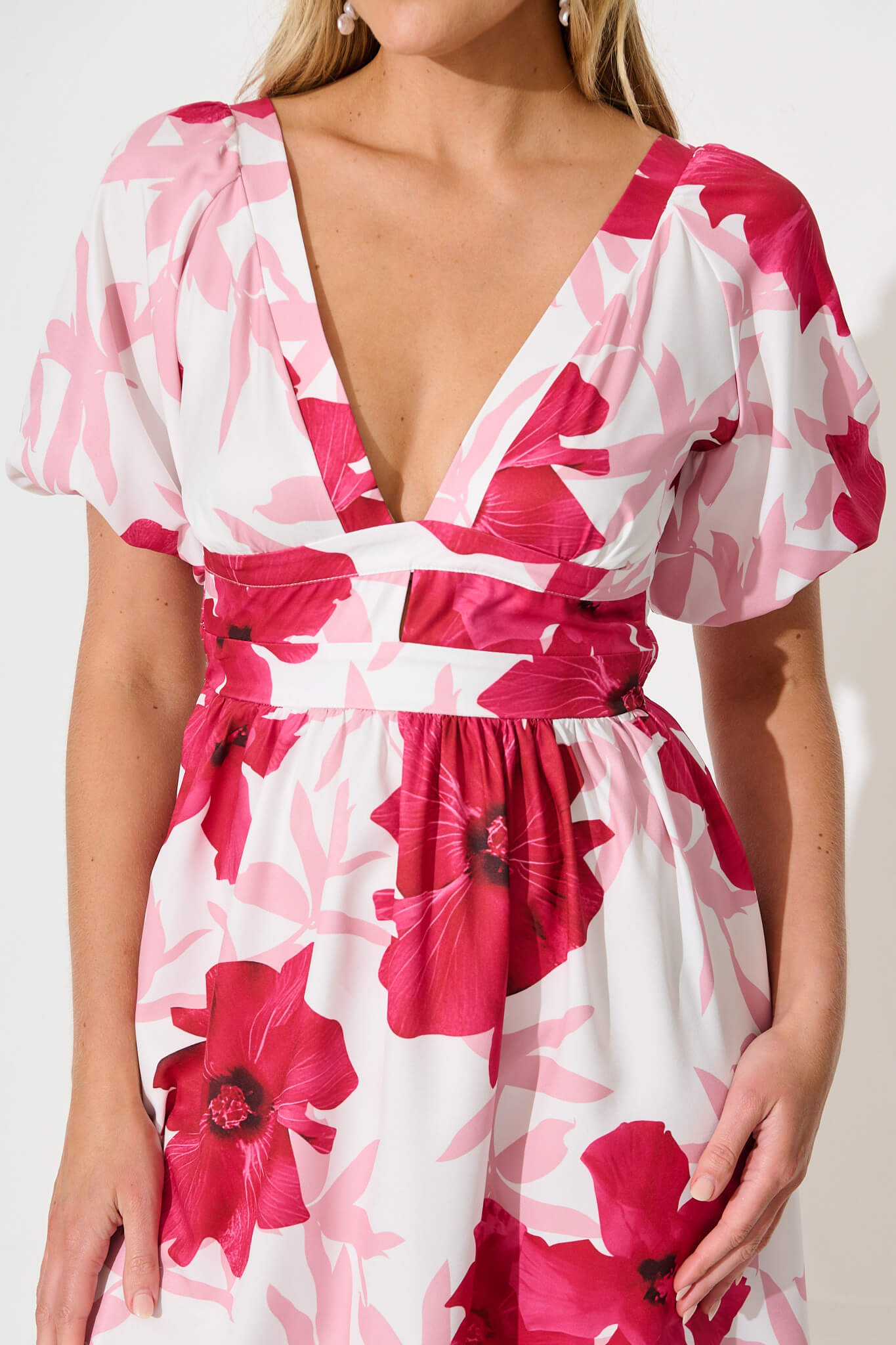 Meli Dress in White With Pink Flower Print