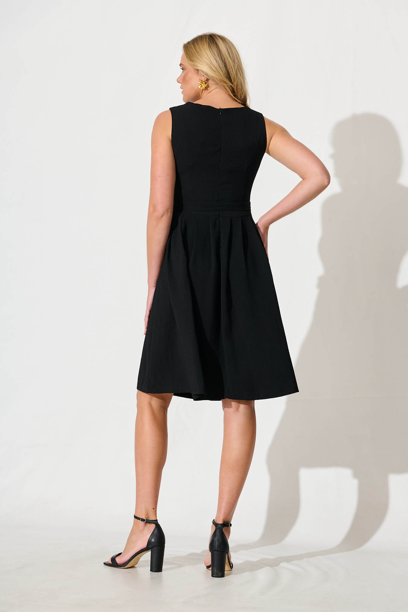 Jardina Dress in Textured Black