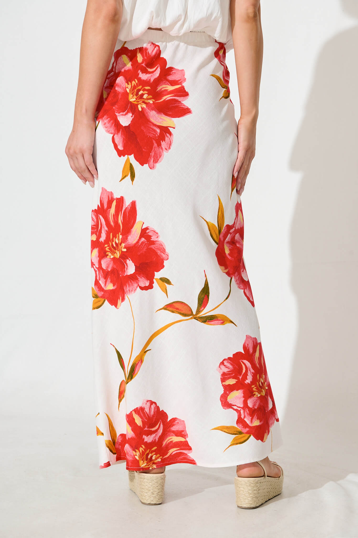 Tamina Maxi Skirt in White With Red Flower Linen Blend