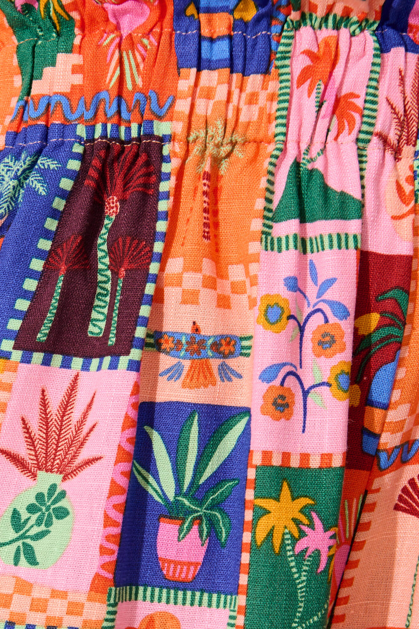 Levora Short in Bright Multi Palm Linen Blend