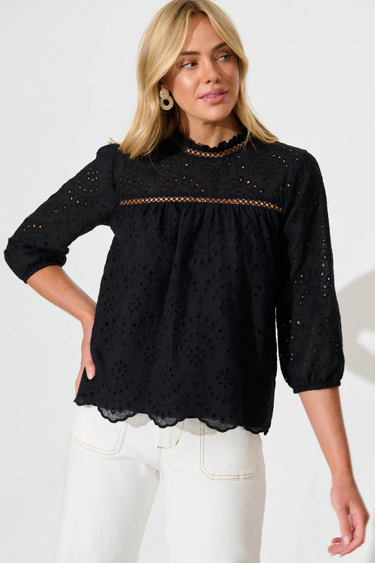 Donia Top In Black Embroidery Cotton