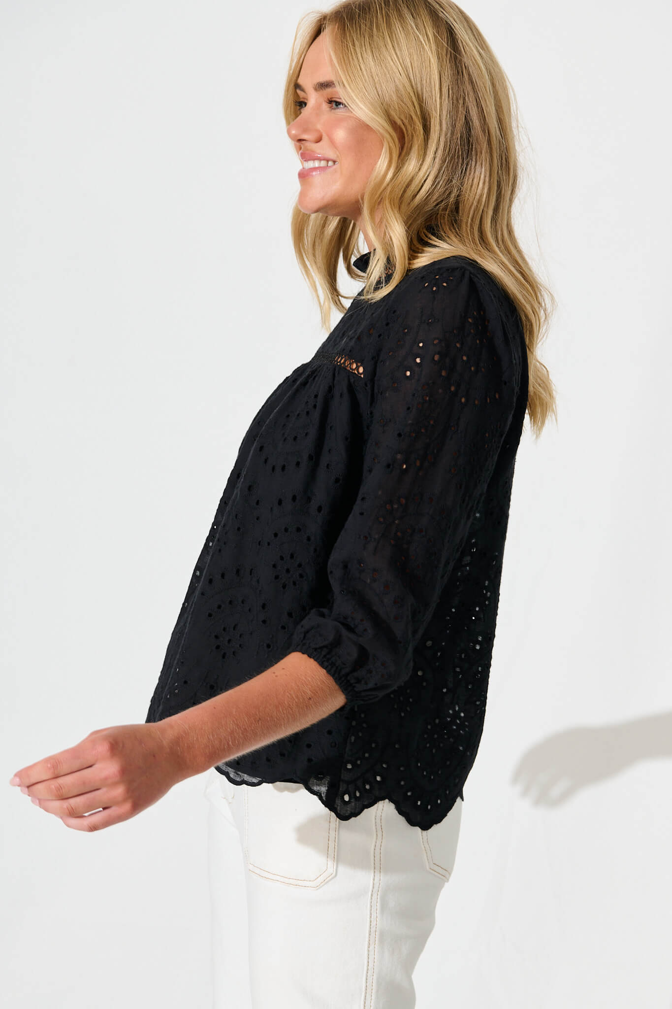 Donia Top In Black Embroidery Cotton