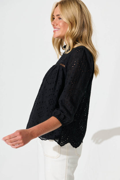 Donia Top In Black Embroidery Cotton