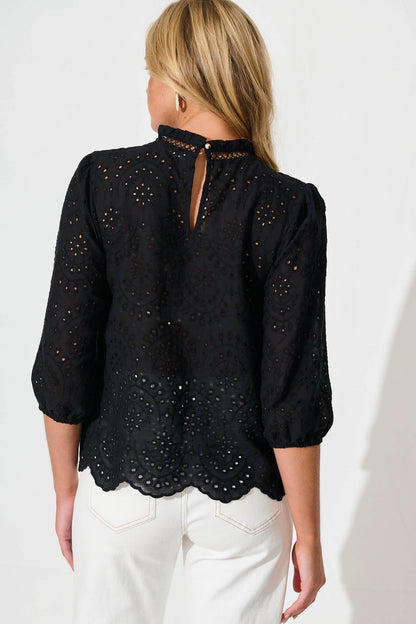 Donia Top In Black Embroidery Cotton