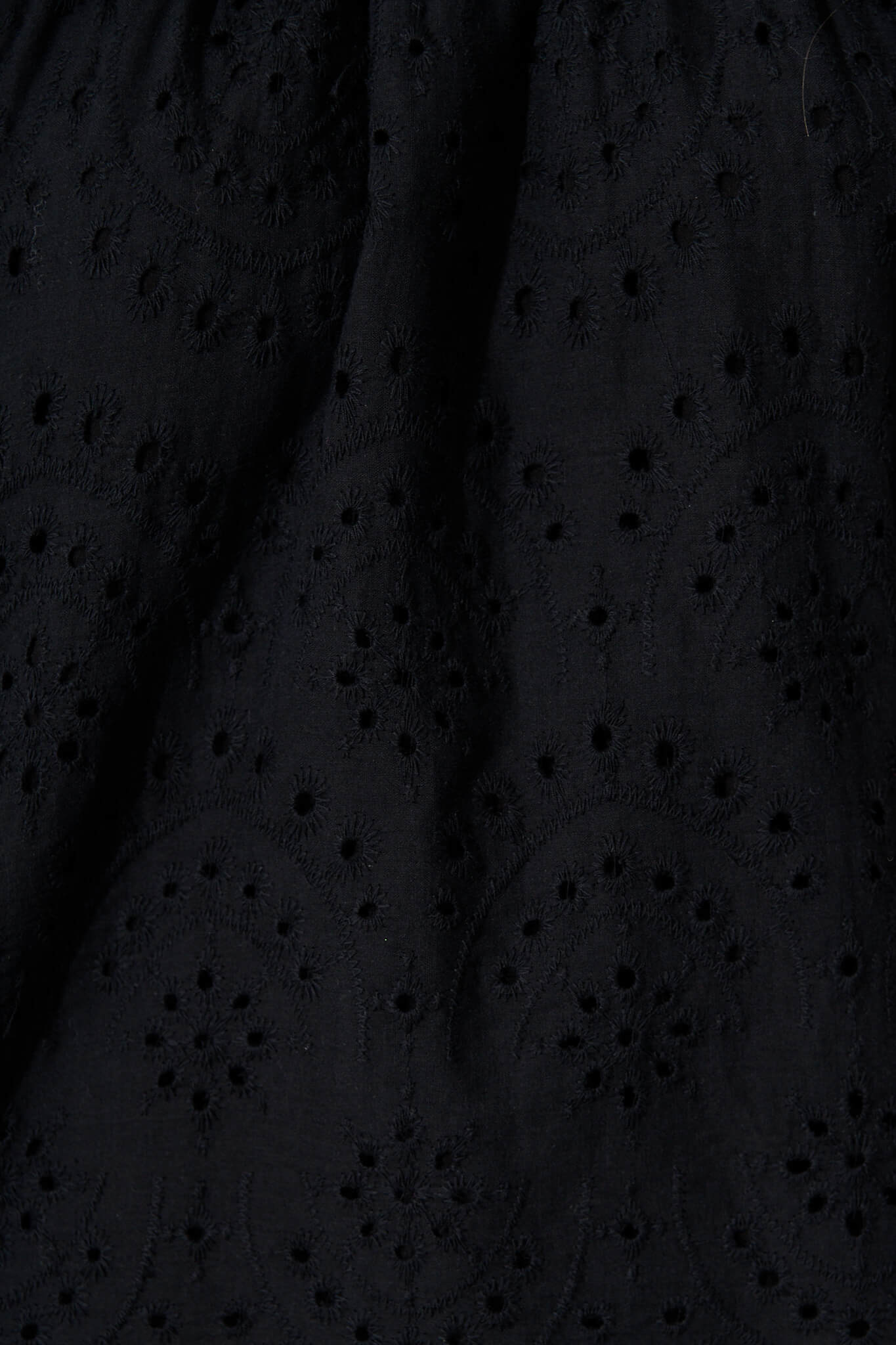 Donia Top In Black Embroidery Cotton