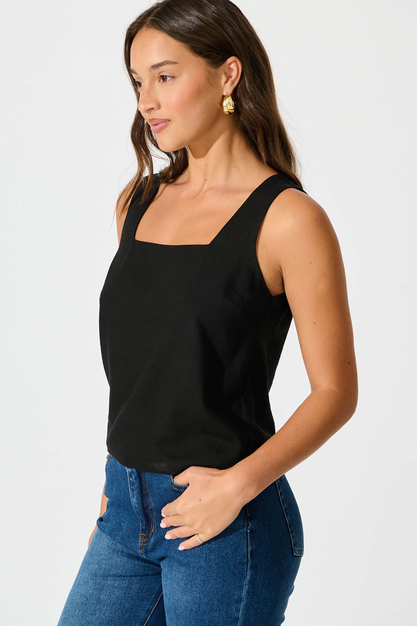Tiami Cami Top In Black Linen Blend