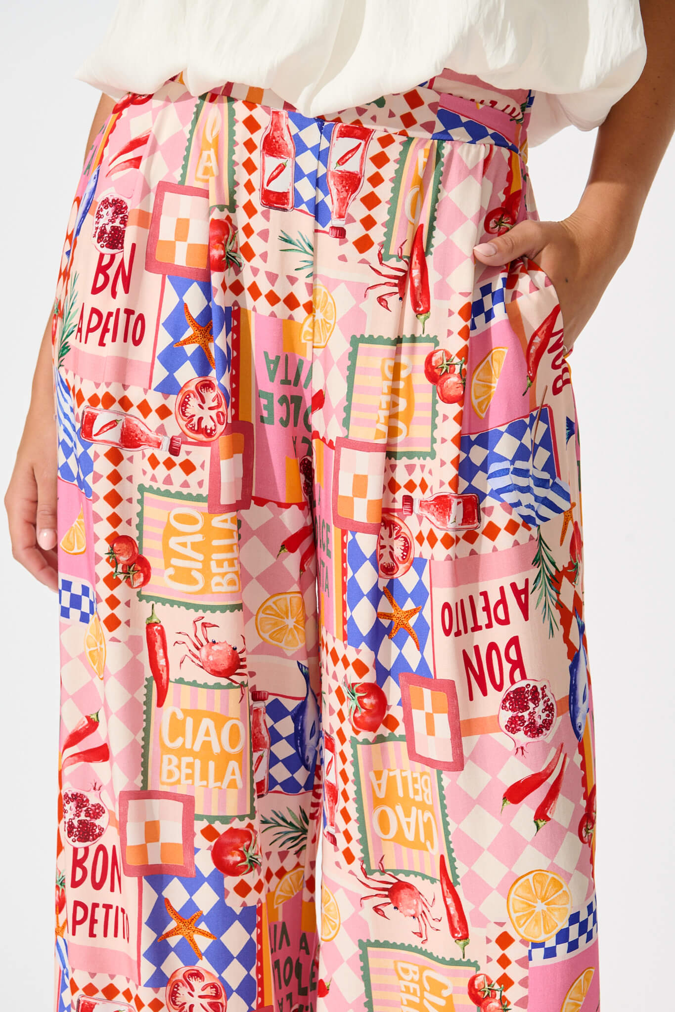 Gilligan Pant In Multi Conversational Print