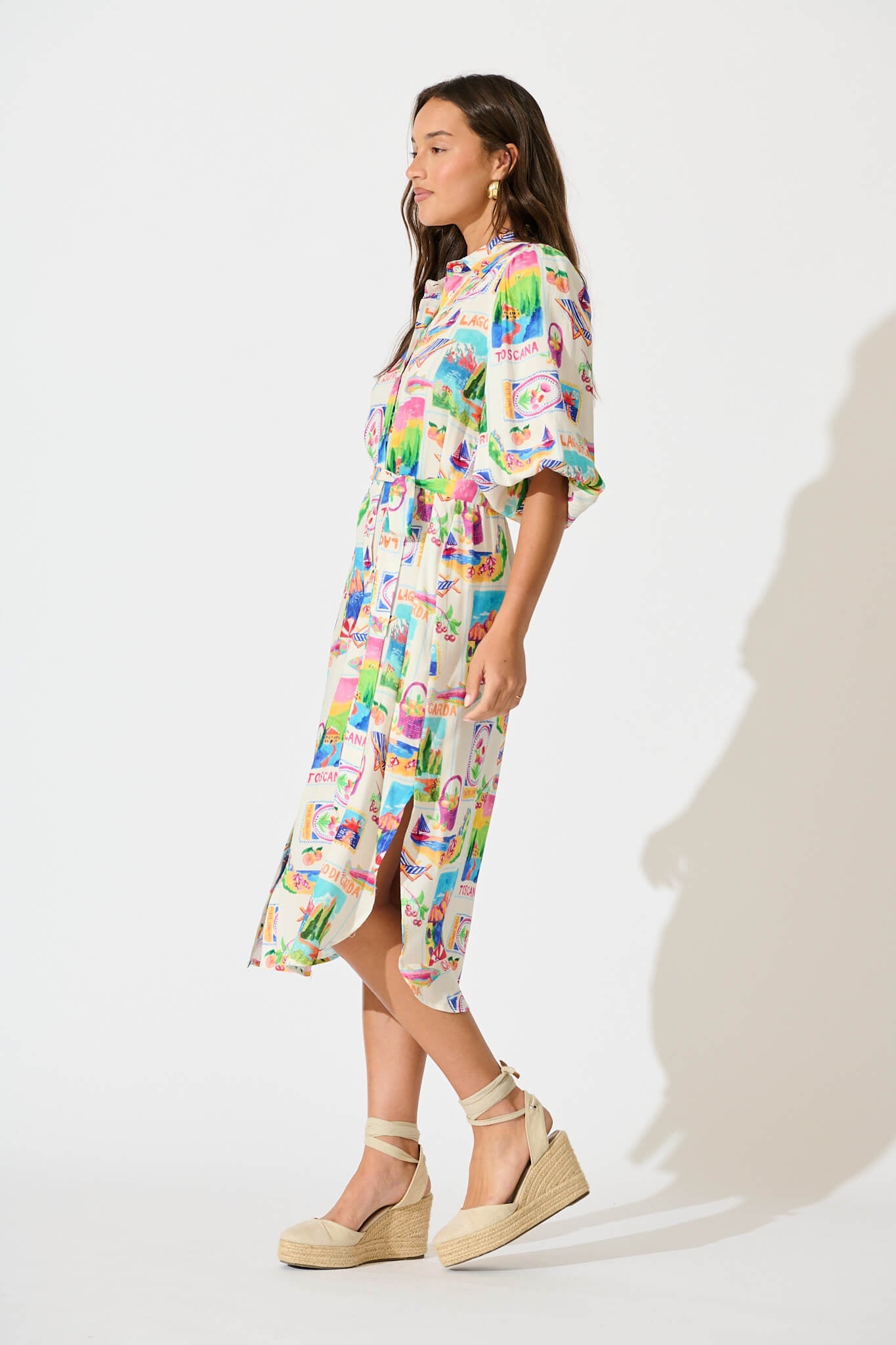 Francy Midi Shirt Dress In White With Bright Resort Print