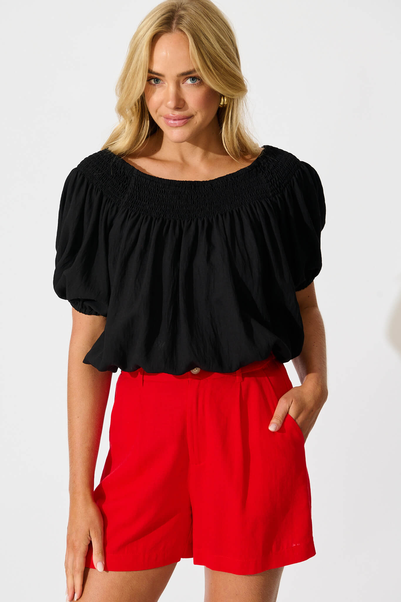 Lilo Short in Red Linen Blend