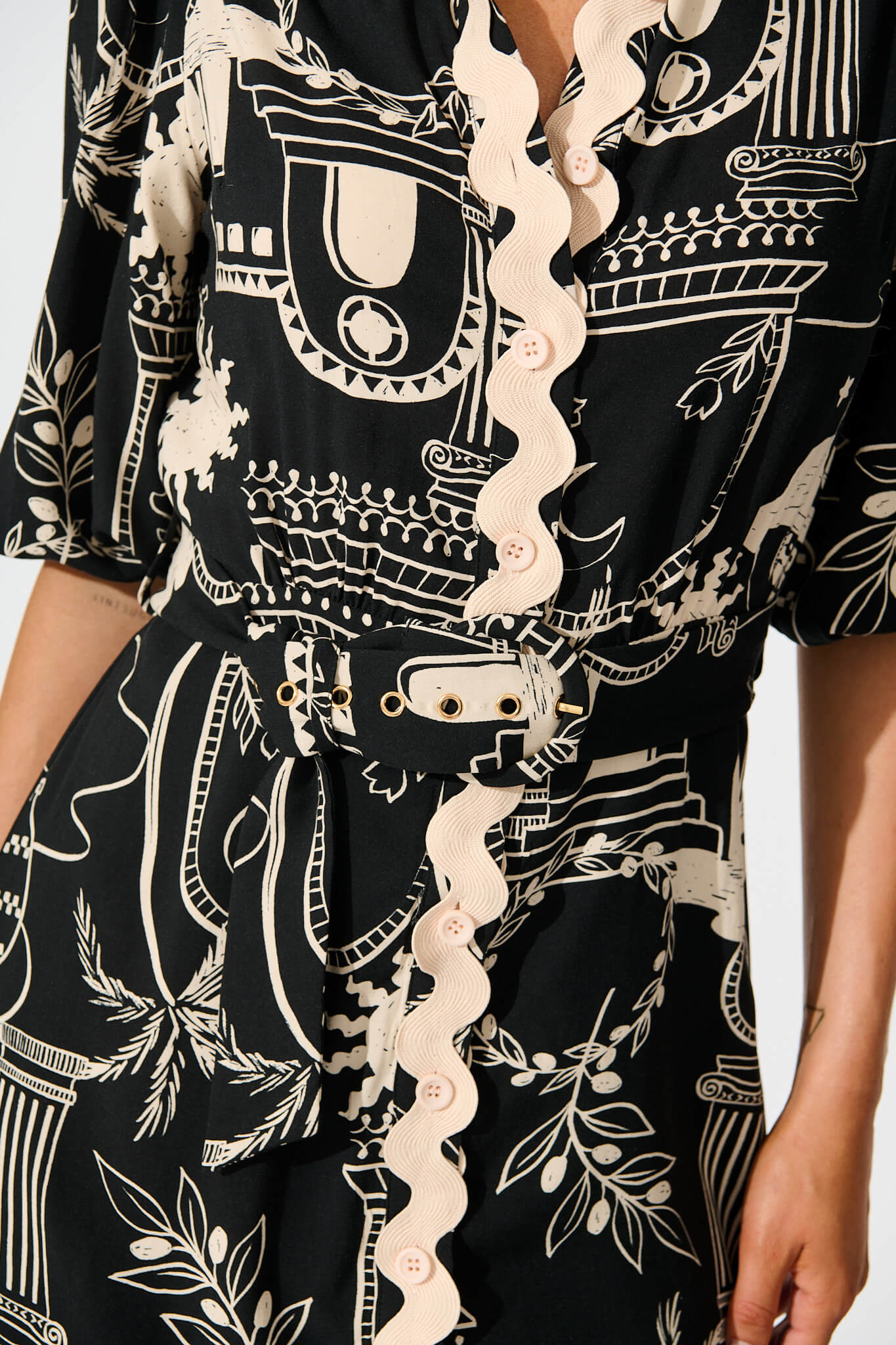 Amico Dress in Black with Cream Print