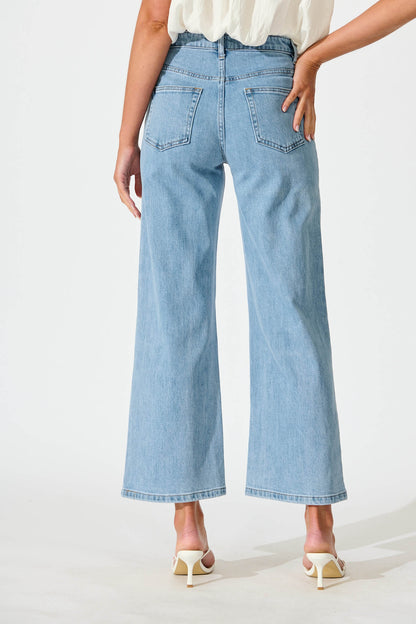 Jency Mid Rise Wide Leg Jean In Light Blue Denim