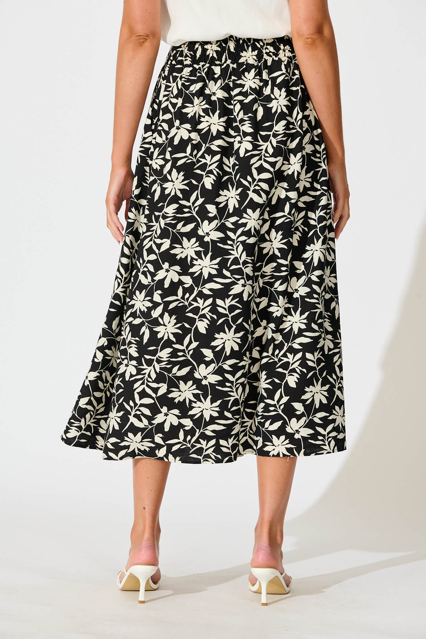 Brandsy Maxi Skirt In Black With Cream Floral