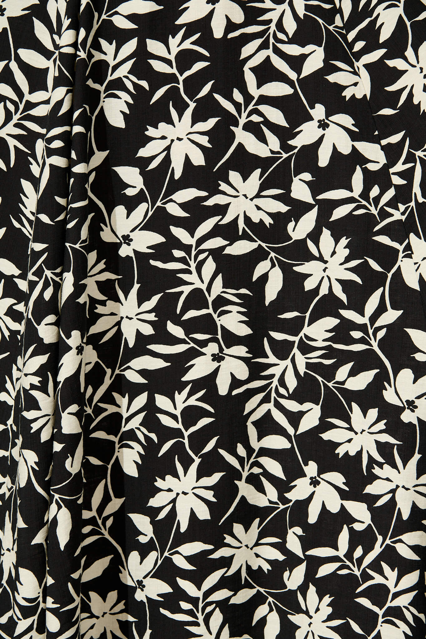 Brandsy Maxi Skirt In Black With Cream Floral