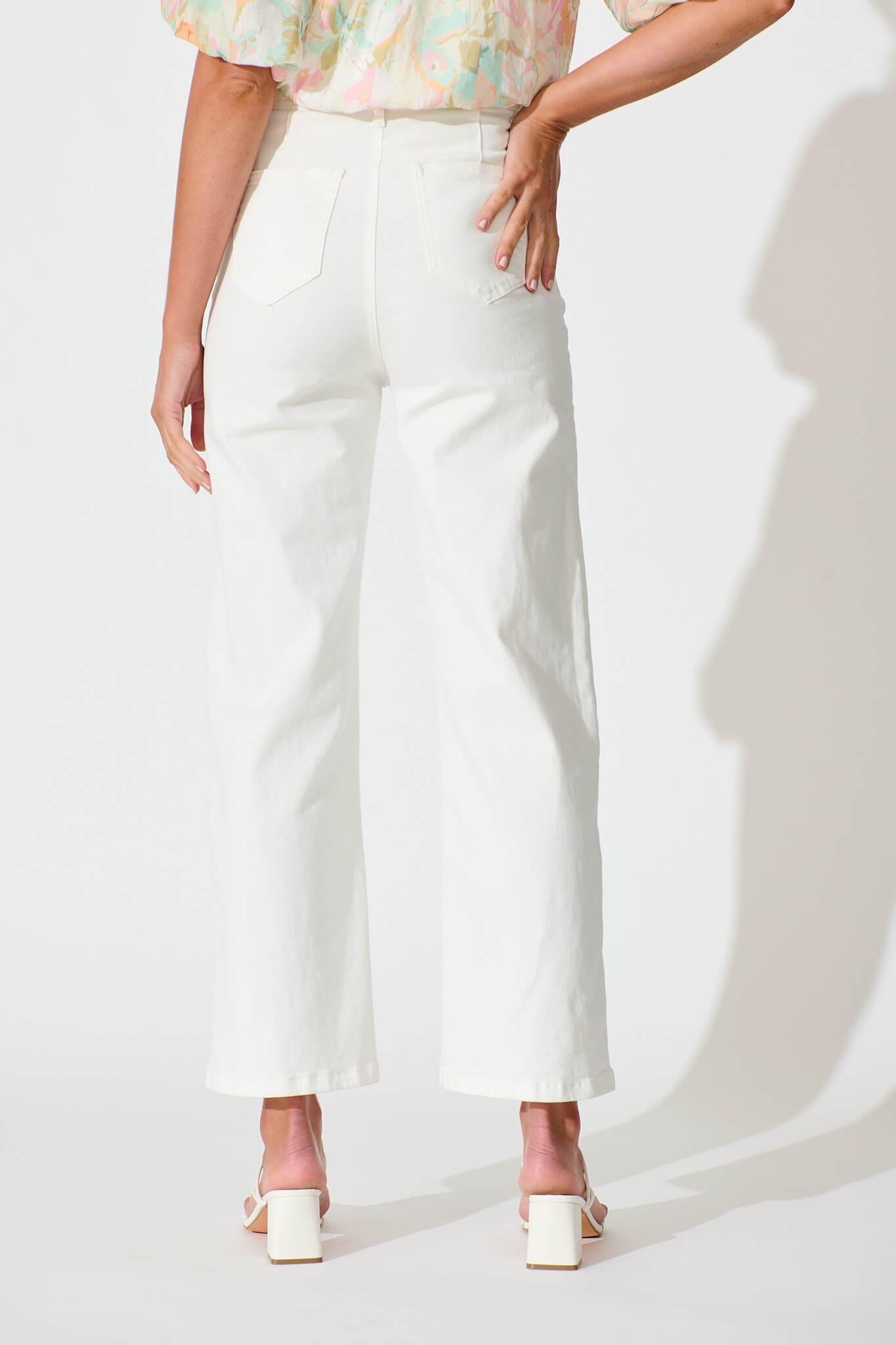 Yoko High Rise Relaxed Leg Jean In White Denim