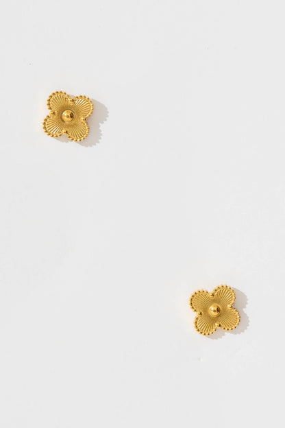 Willow Clover Stud Earrings in Gold