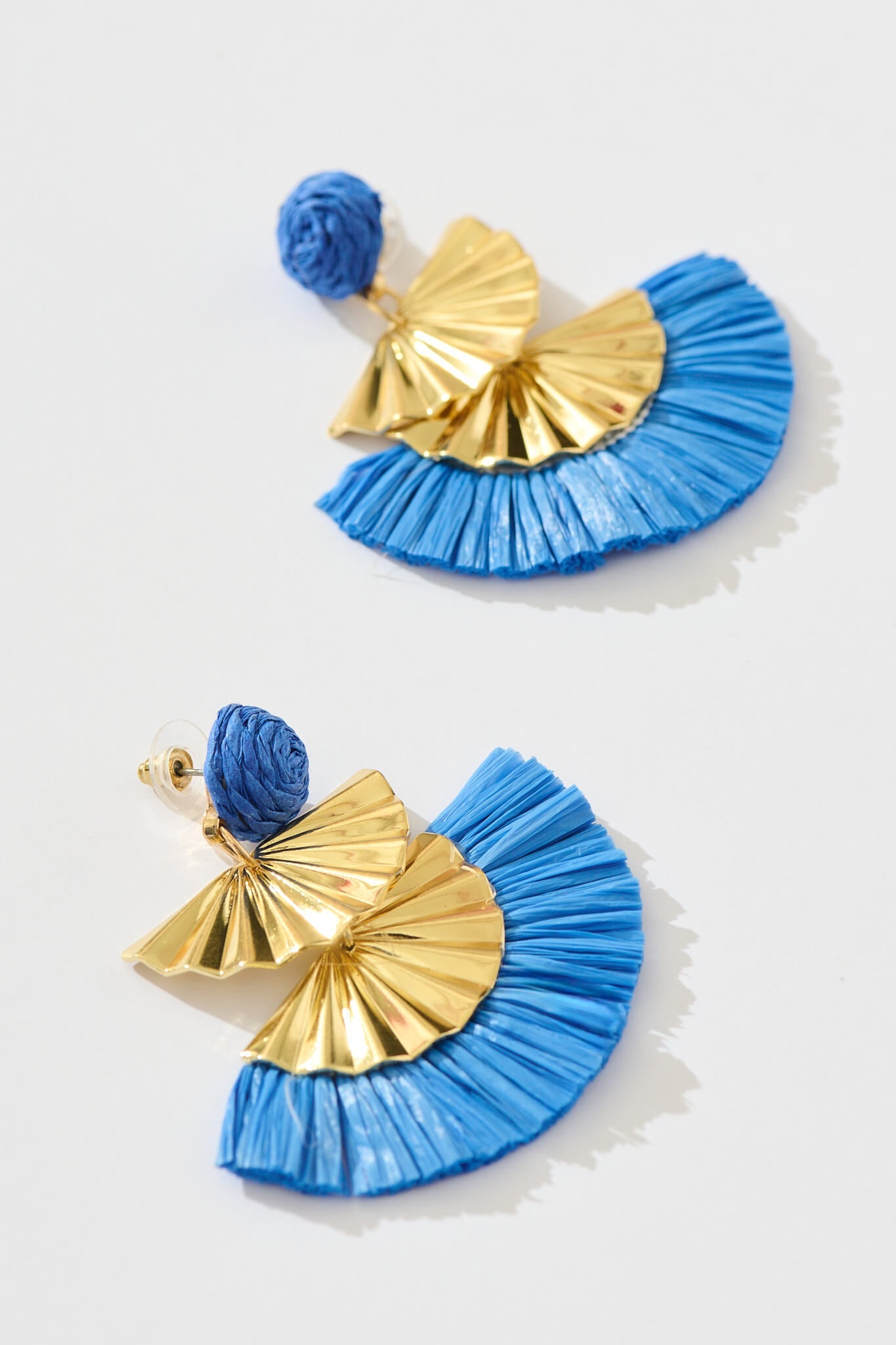 Amarti Drop Earring in Gold with Blue Straw
