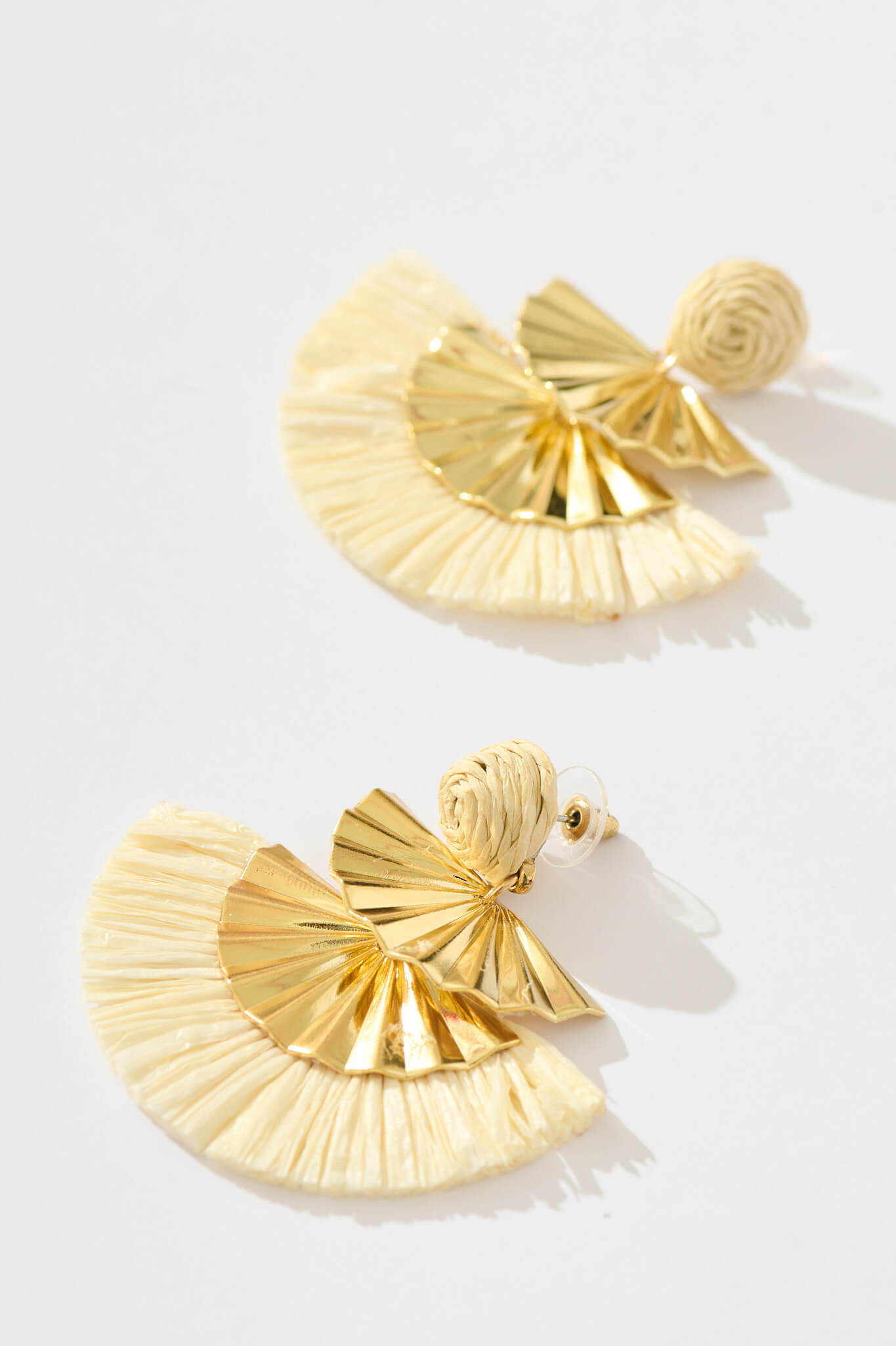 Amarti Drop Earring in Gold with Cream Straw