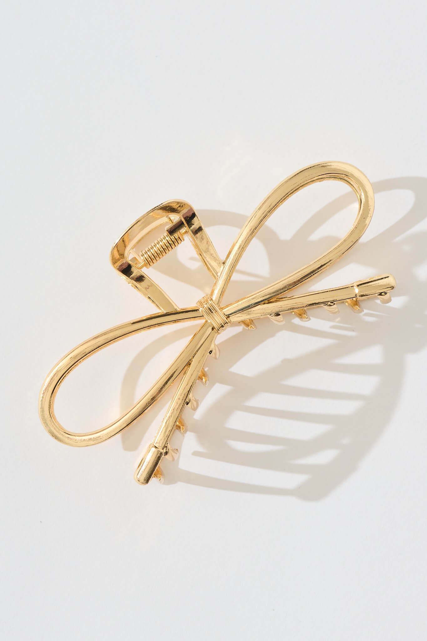 Zia Large Bow Hair Claw in Gold
